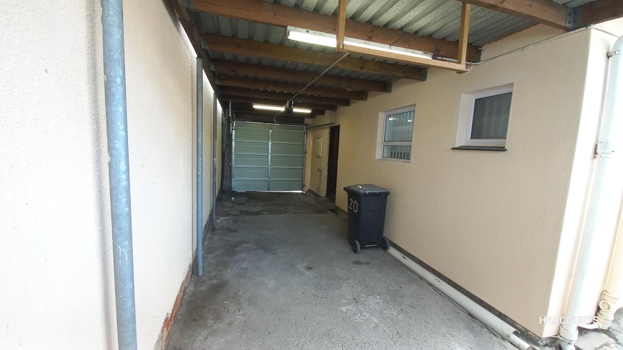 To Let 4 Bedroom Property for Rent in Athlone Western Cape